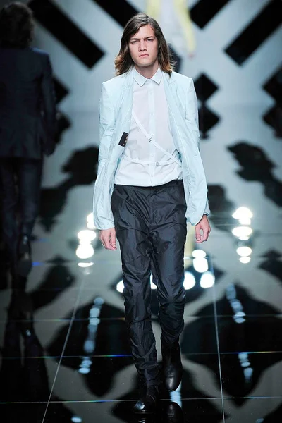 Look 33